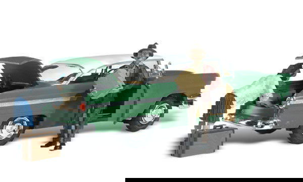 Woodland Scenics 1/160 N Scale LUBENERS LOADING AutoScenes AS5326 Vacation Away! - ModelsPower