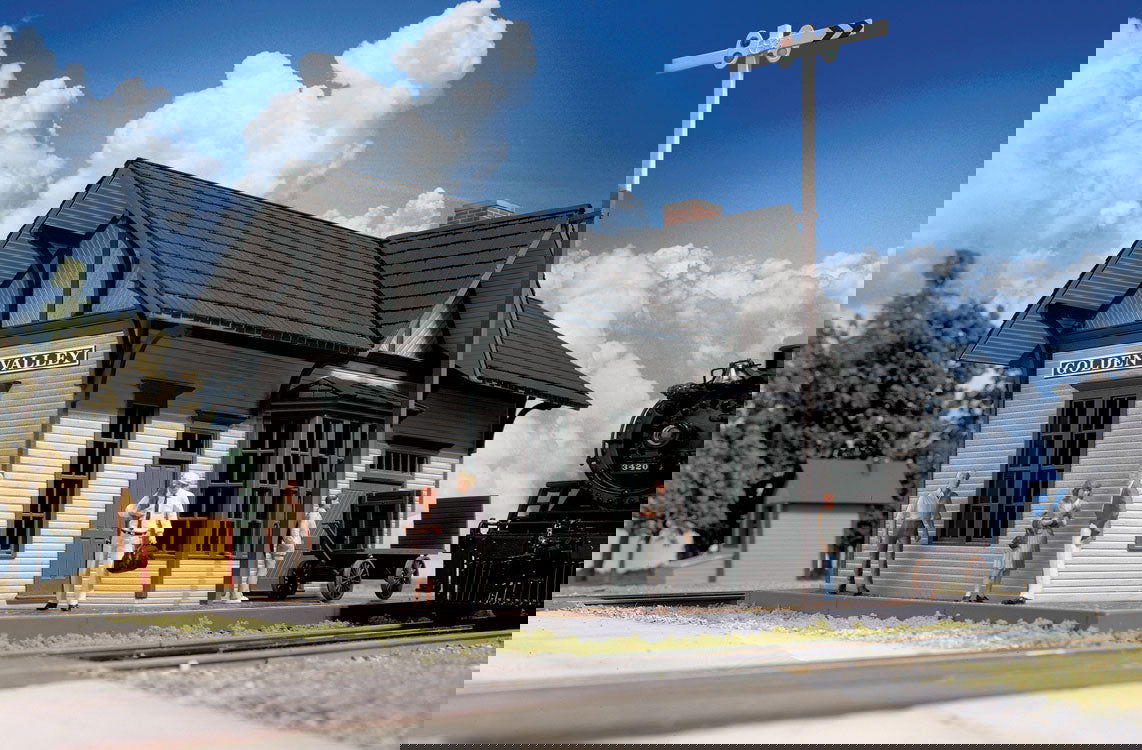 WALTHERS Cornerstone 1/87 HO Scale 933-3532 GOLDEN VALLEY DEPOT Train Signal Kit - ModelsPower