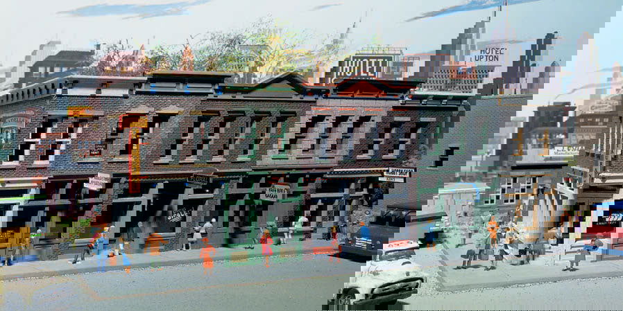 WALTHERS Cornerstone 9333028 1/87 HO Scale MERCHANT'S ROW I model structure kit - ModelsPower