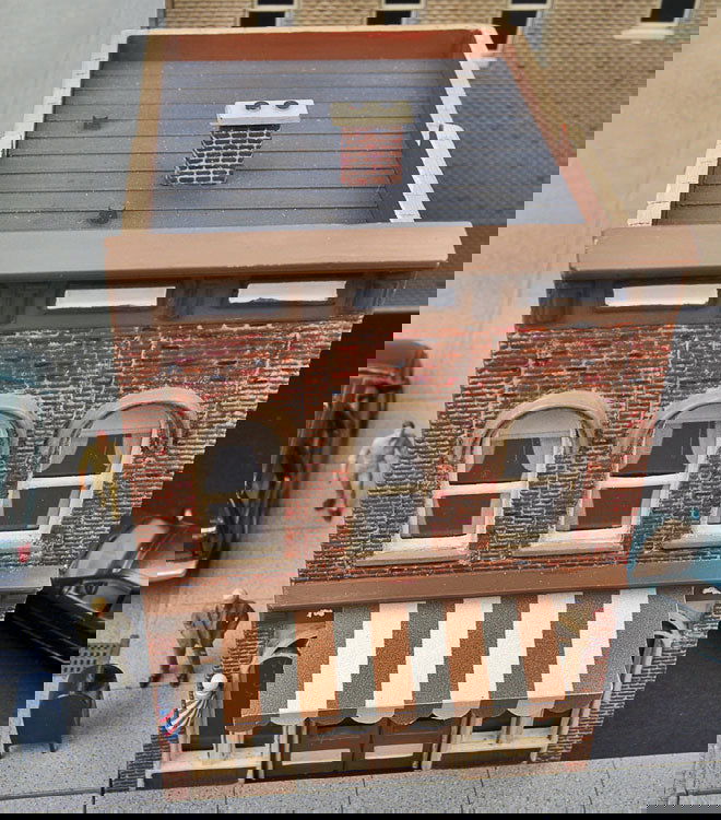 WALTHERS Cornerstone 933-3471 1/87 HO Scale VIC'S BARBER SHOP city structure kit - ModelsPower