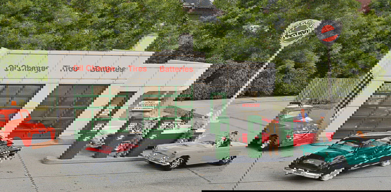 WALTHERS Cornerstone 1/87 HO Scale WINNER'S CIRCLE PETRO gas station kit 9333479 - ModelsPower