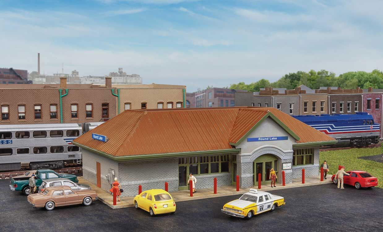 Walthers Cornerstone 1/160 N Scale MODERN SUBURBAN STATION trackside community - ModelsPower