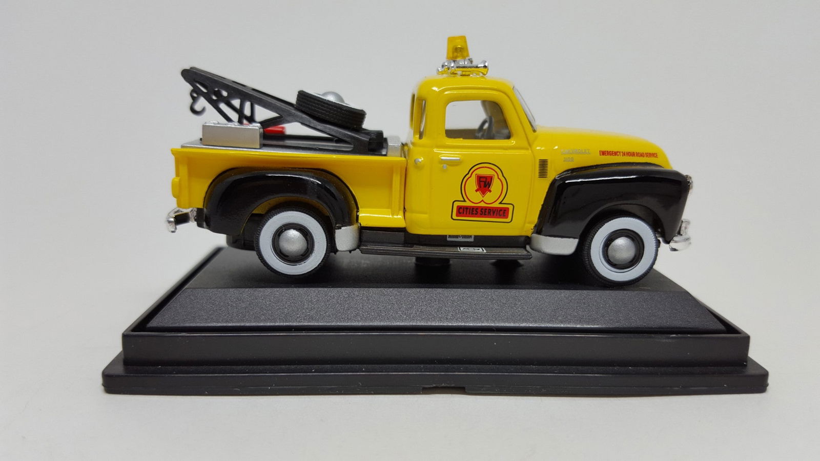 Cararama 50 1/72 Scale Chevrolet 3100 PickUp Wrecker Tow Truck Emergency Vehicle - ModelsPower