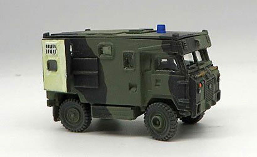 Trident Military HO 1/87 British Army Vehicle LAND ROVER 101 Ambulance Resin Kit - ModelsPower