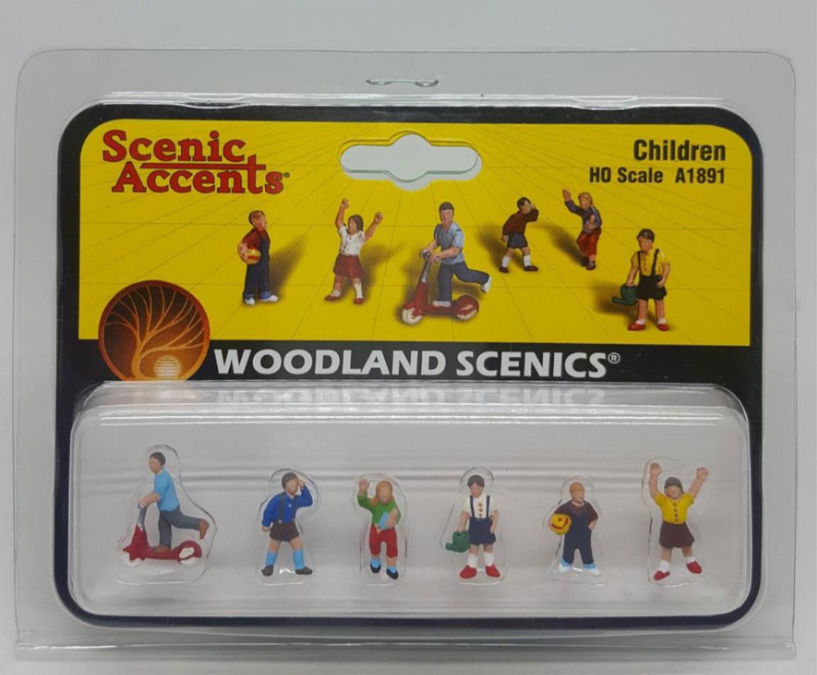 Walthers HO 1/87 DieCast International CE School Bus +Woodland Scenics Children - ModelsPower