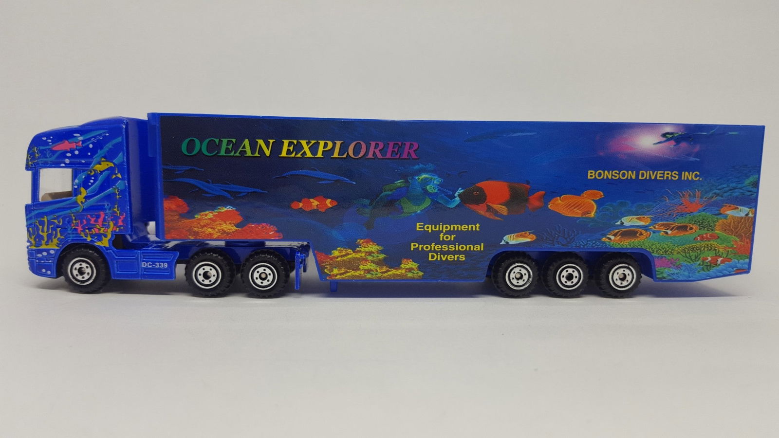 ProEngine StreetMachine 1/87 HO Diecast LH Tractor Ocean Explorer Racing Trailer - ModelsPower