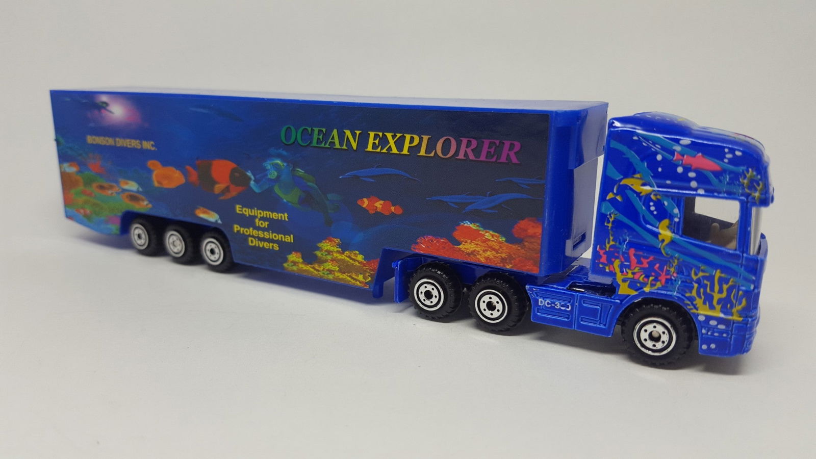 ProEngine StreetMachine 1/87 HO Diecast LH Tractor Ocean Explorer Racing Trailer - ModelsPower