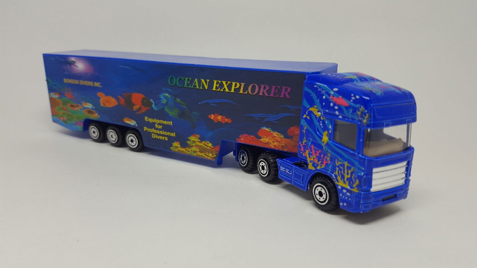 ProEngine StreetMachine 1/87 HO Diecast LH Tractor Ocean Explorer Racing Trailer - ModelsPower