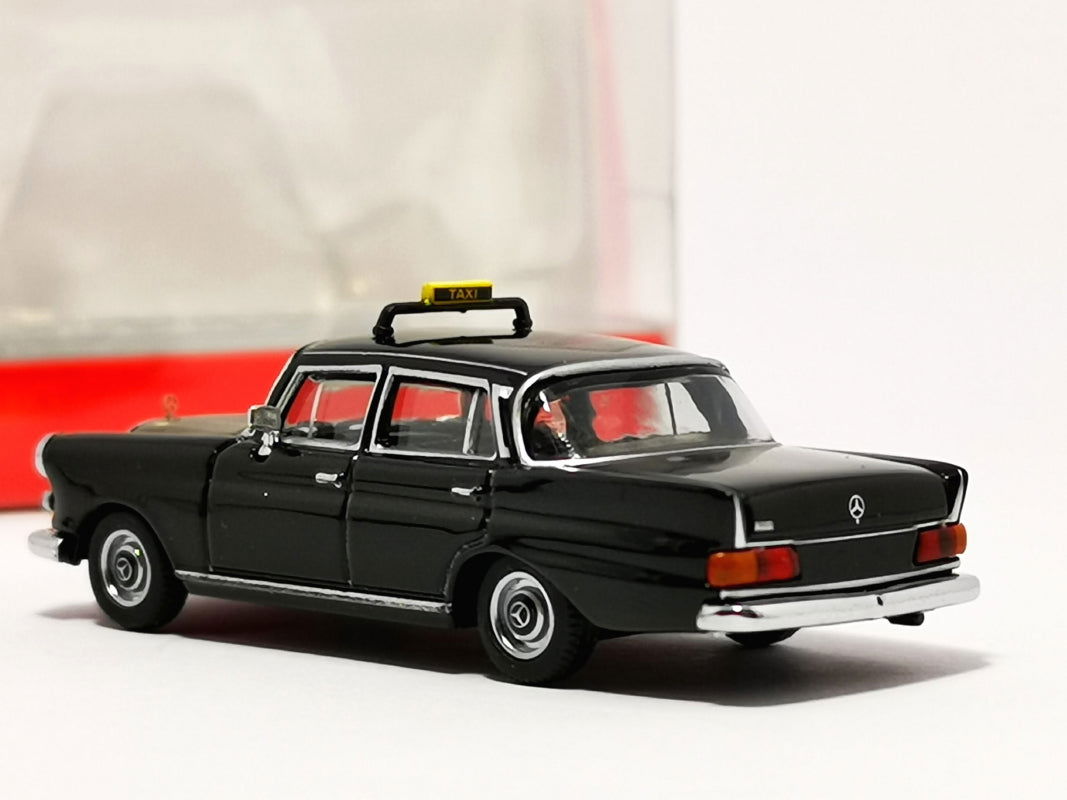 Herpa 1/87 HO Scale 1960s Mercedes-Benz 200 Tail Fin Taxi Black 95686 Assembled - ModelsPower