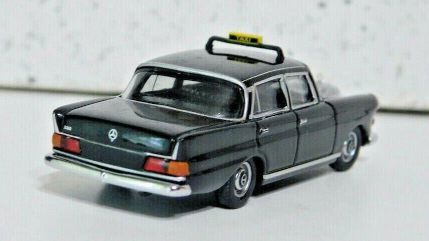 Herpa 1/87 HO Scale 1960s Mercedes-Benz 200 Tail Fin Taxi Black 95686 Assembled - ModelsPower