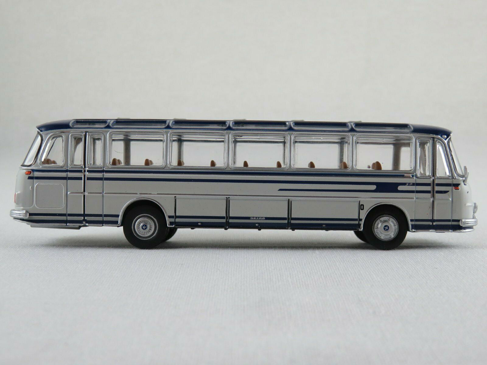 Brekina 1/87 HO Scale 1965-1967 Kassbohrer Setra S 12 Bus Starline Sapphire Blue - ModelsPower