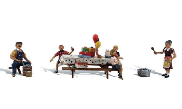 Woodland Scenics 1/87 HO Scale BACKYARD BIRTHDAY Figures Set Scenic Accents 1926 - ModelsPower