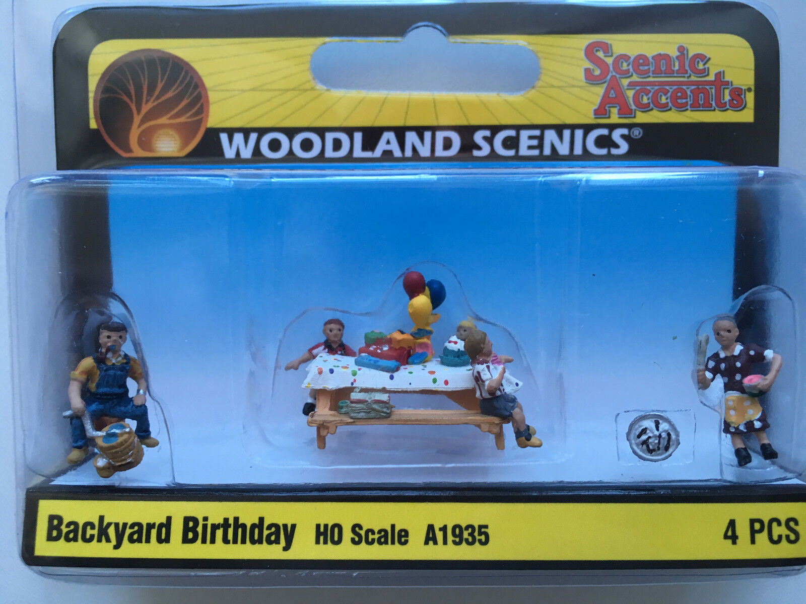 Woodland Scenics 1/87 HO Scale BACKYARD BIRTHDAY Figures Set Scenic Accents 1926 - ModelsPower