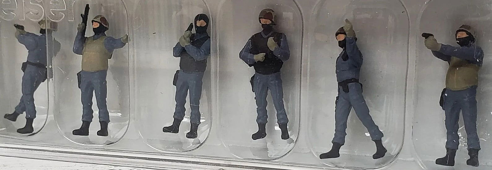 Preiser Kg 1/87 HO Scale German Police SWAT Team (GSG9) 6 Hand Painted Figures - ModelsPower