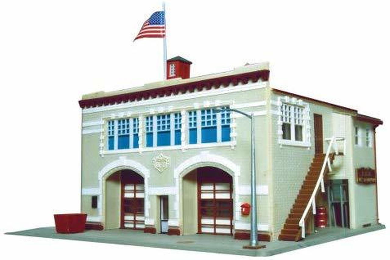 Walthers Life-Like 4331390 1/87 HO Scale HAMPDEN FIRE ENGINE HOUSE #46 Model Kit - ModelsPower