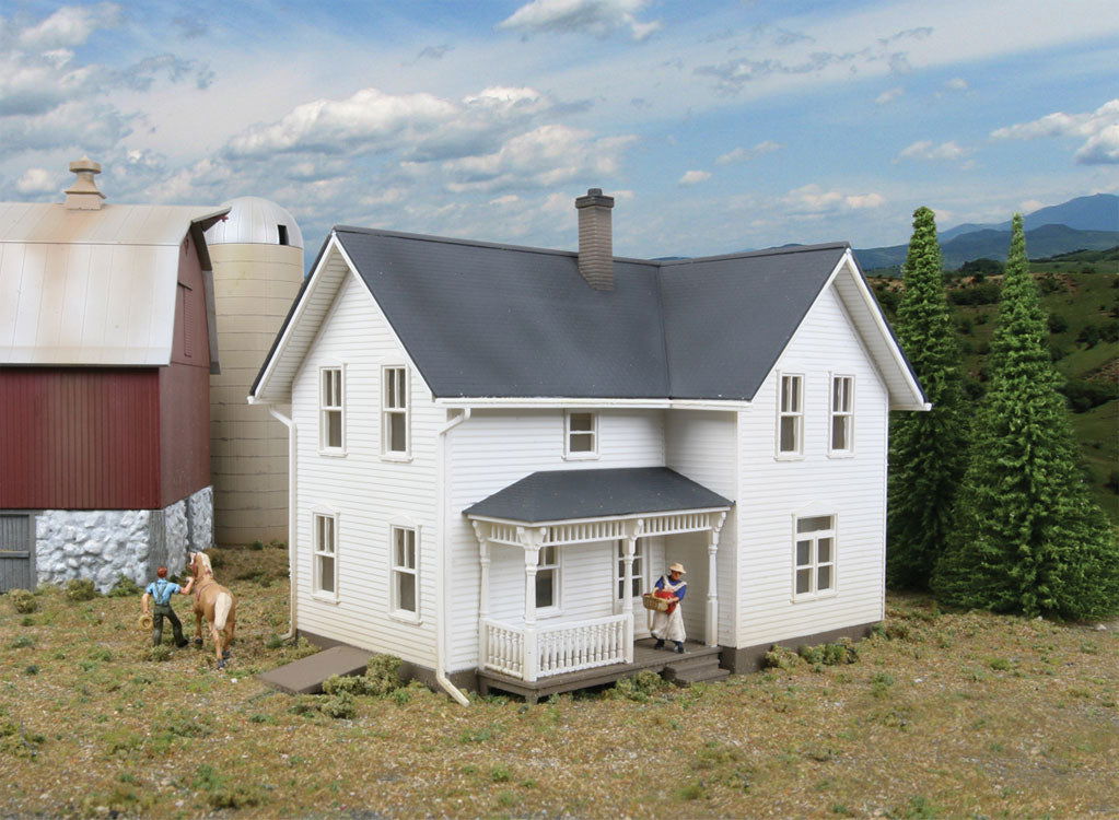 Walthers Cornerstone 1/87 HO Scale LANCASTER FARMHOUSE two-story frame house kit - ModelsPower