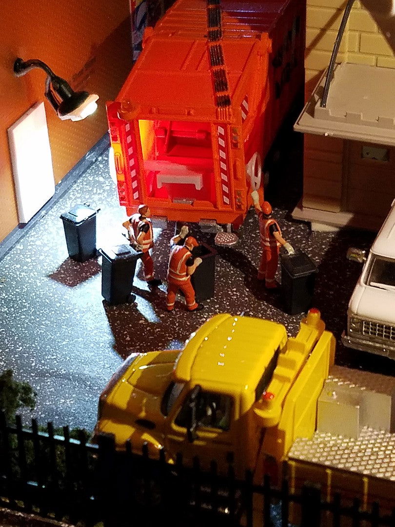 PREISER 1/87 HO Scale TRASH Cans+Figures +WALTHERS Sanitation Dist GARBAGE TRUCK - ModelsPower