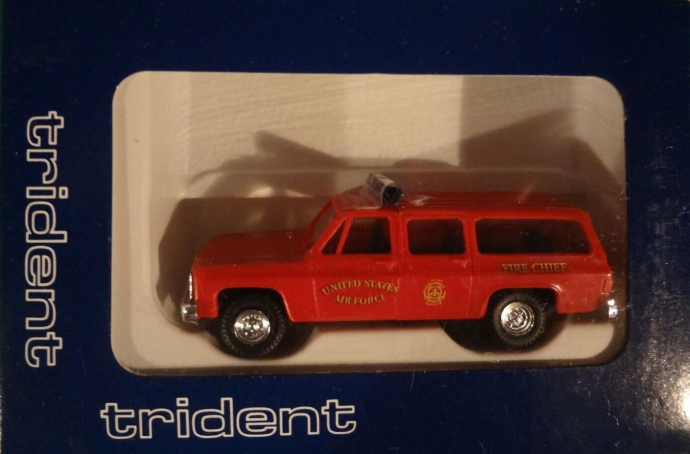 Trident Military HO 1/87 USAF Air Force Fire Chief Chevrolet Suburban Truck Red - ModelsPower