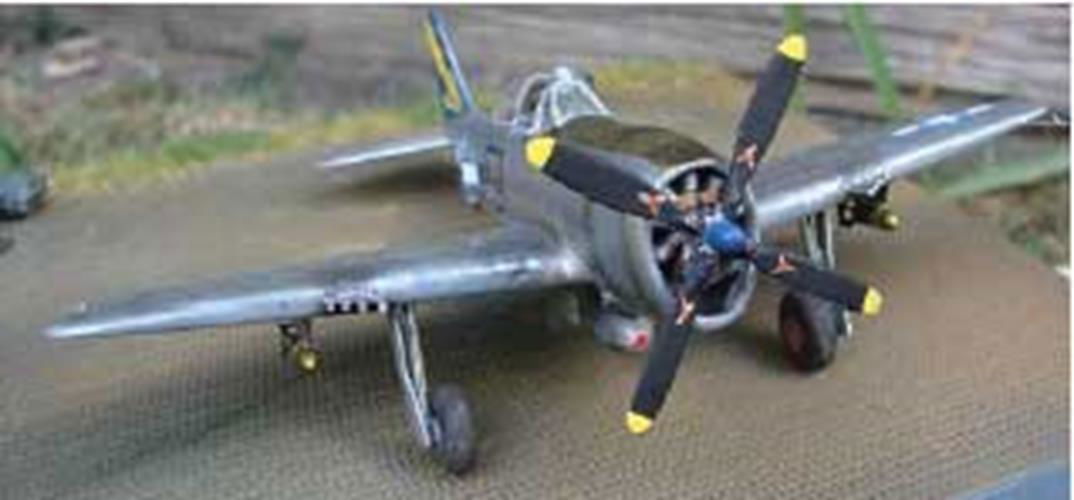 Trident Military HO 1/87 WWII US & Allies P-47D Thunderbolt Fighter-Bomber Kit - ModelsPower