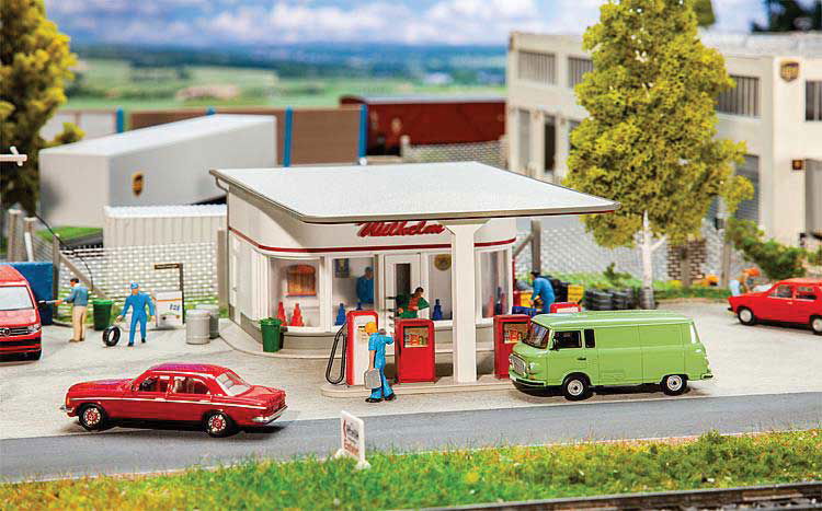 FALLER 1/87 HO Scale 1950s GAS STATION Automotive Business Model Kit w/95 parts - ModelsPower