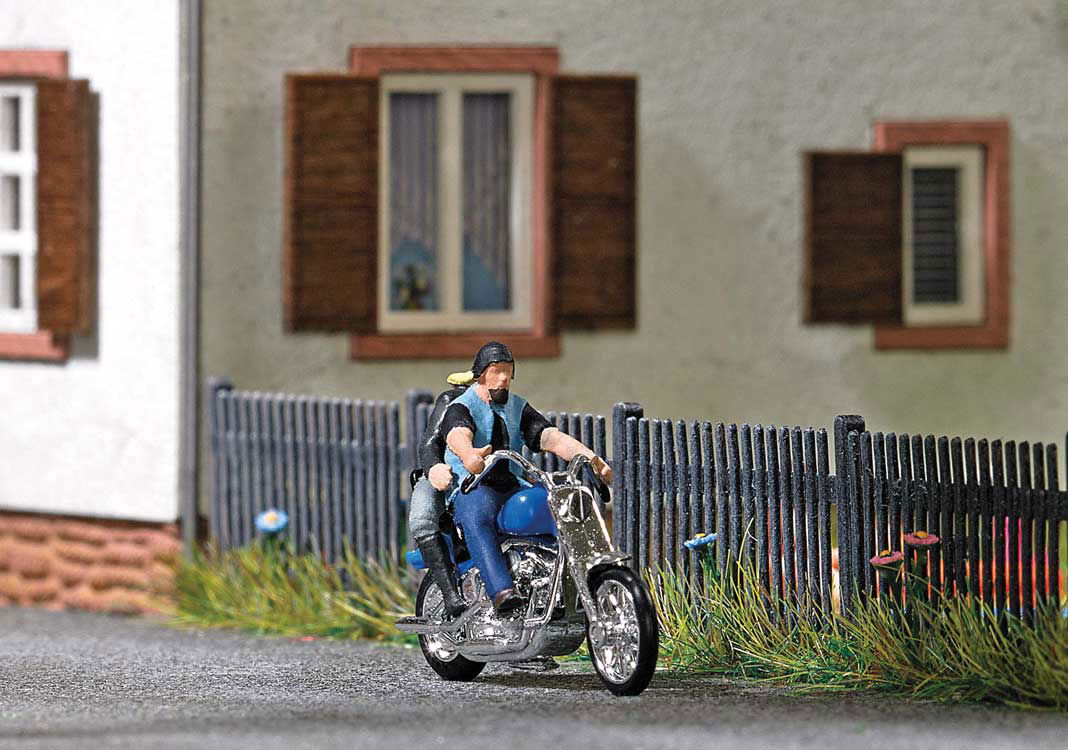 Busch 1/87 HO Scale Cool American Motorcycle Harley w/ Biker Couple - Action Set - ModelsPower