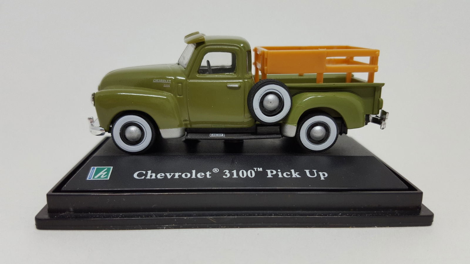 Cararama 1950 1:72 Chevrolet Chevy 3100 Pick Up Truck Stake Bed w/ Display Case - ModelsPower