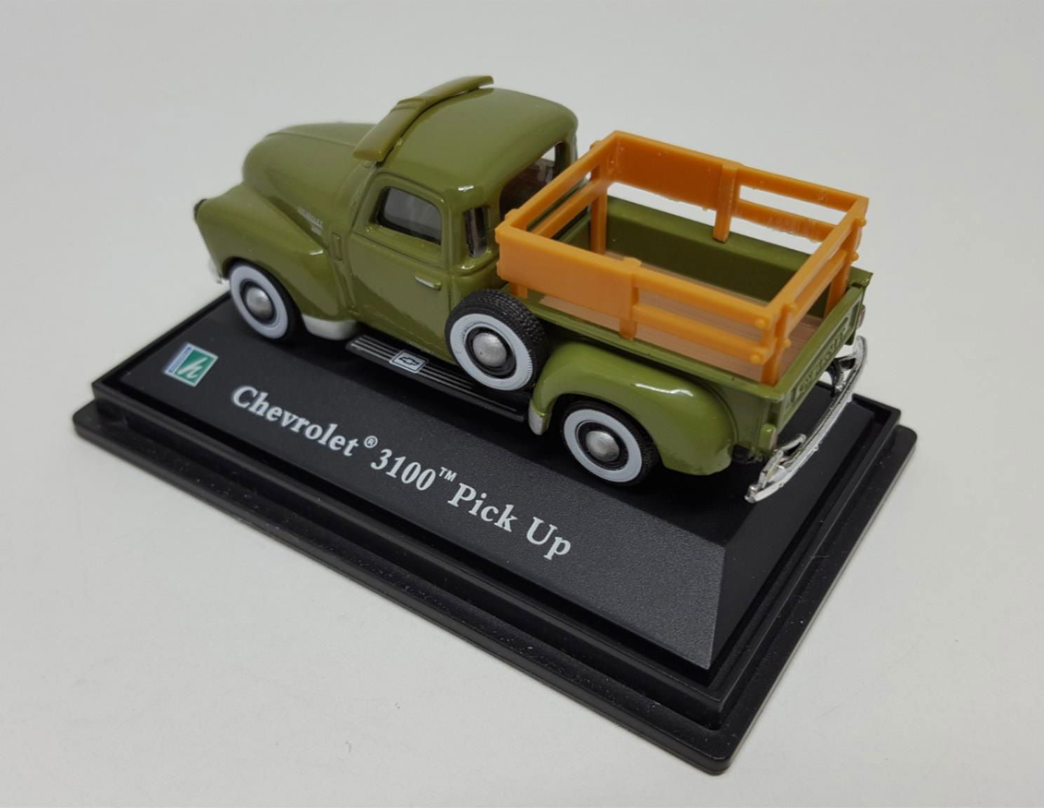 Cararama 1950 1:72 Chevrolet Chevy 3100 Pick Up Truck Stake Bed w/ Display Case - ModelsPower