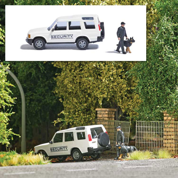 Busch 1/87 HO Scale K9 Security w/Policeman Dog Land Rover Discovery -Action Set - ModelsPower