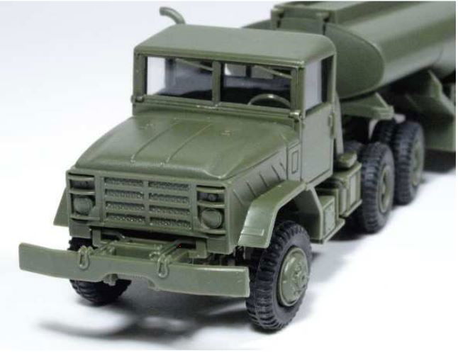 HERPA MiniTanks 1/87 HO Scale Military M931 Semi Tractor w/ Tank Trailer 744492 - ModelsPower