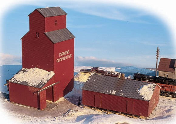 WALTHERS Cornerstone 933-3238 N Scale FARMER'S CO-OP RURAL GRAIN ELEVATOR KIT - ModelsPower