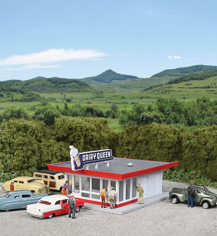 WALTHERS Cornerstone 933-3845 N Scale VINTAGE DAIRY QUEEN drive-in restaurant - ModelsPower